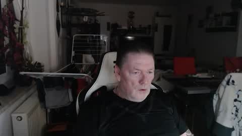 Snapshot of deinprinz2312 chatting on 01/12/26, 05:34 deinprinz2312 online show from 01/12/26, 05:34