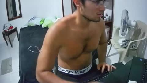 deividellobo online show from 02/13/25, 04:54