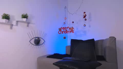 Snapshot of deivy_gram chatting on 12/23/24, 04:22 DEIVY online show from 12/23/24, 04:22