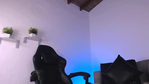 Snapshot of deivy_gram chatting on 01/29/25, 05:35 DEIVY online show from 01/29/25, 05:35