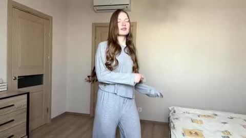 Snapshot of dejameneal chatting on 02/17/26, 07:16 Mila online show from 02/17/26, 07:16