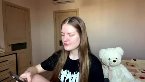 Mila online show from 03/27/26, 09:42