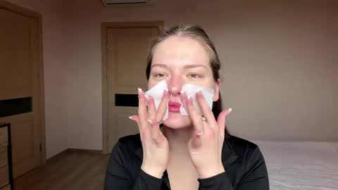 Mila online show from 04/11/26, 08:40