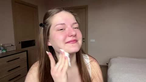 Mila online show from 04/12/26, 08:30