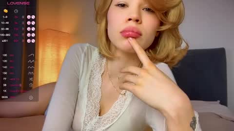 Lana online show from 04/01/26, 07:00