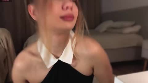 Dia online show from 10/30/25, 01:18