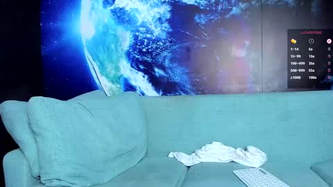 Snapshot of delessandro_world chatting on 01/28/25, 02:32 Delessandro online show from 01/28/25, 02:32