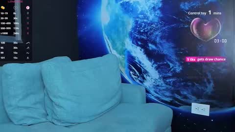 Snapshot of delessandro_world chatting on 10/22/25, 02:34 Delessandro online show from 10/22/25, 02:34