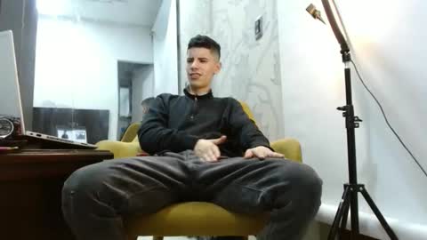 Snapshot of delglo chatting on 10/03/25, 08:44 delglo online show from 10/03/25, 08:44