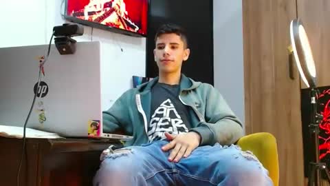 Snapshot of delglo chatting on 10/13/25, 01:11 delglo online show from 10/13/25, 01:11