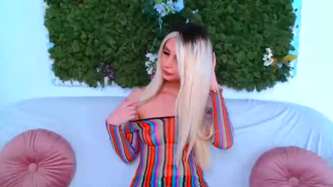 deliciaalove online show from 11/28/25, 07:49