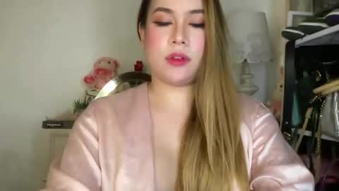 iyalicious online show from 11/13/25, 06:18