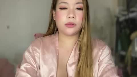 iyalicious online show from 11/18/25, 09:41