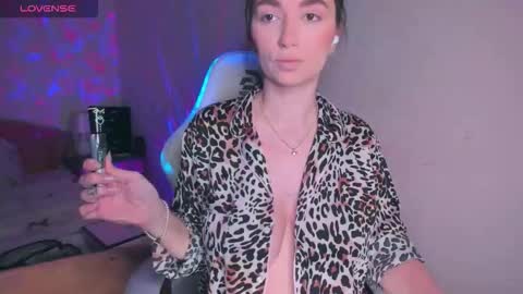 Mila online show from 01/14/26, 05:57