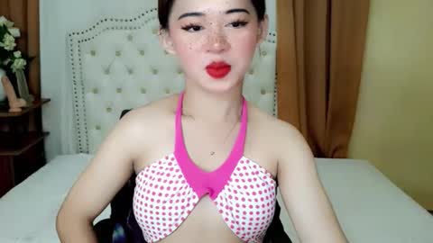 Sophie online show from 05/18/26, 02:51