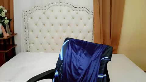 Sophie online show from 05/18/26, 04:07