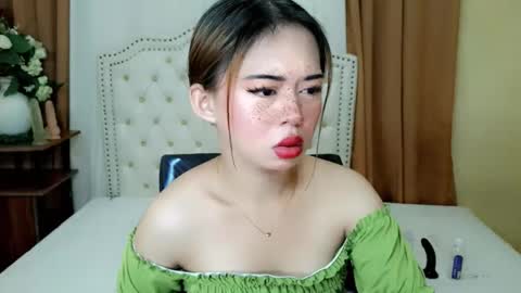 Sophie online show from 05/27/26, 03:47