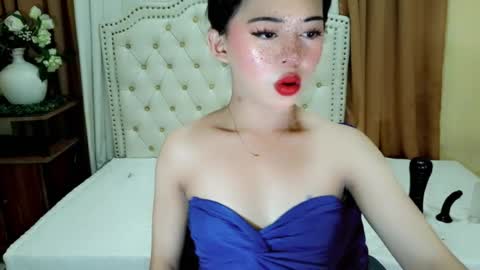 Snapshot of deliciously_sophie chatting on 07/14/26, 06:51 Sophie online show from 07/14/26, 06:51