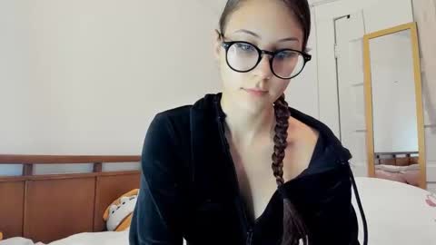 deliciousnoni online show from 12/15/25, 06:06