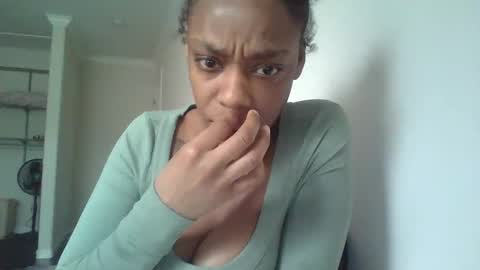Snapshot of delightfuldark chatting on 02/02/25, 12:09 delightfuldark online show from 02/02/25, 12:09
