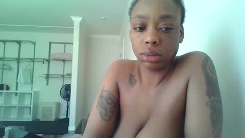Snapshot of delightfuldark chatting on 02/08/25, 06:12 delightfuldark online show from 02/08/25, 06:12