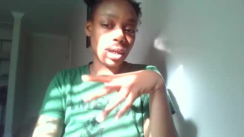 Snapshot of delightfuldark chatting on 02/10/25, 10:40 delightfuldark online show from 02/10/25, 10:40