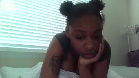 Snapshot of delightfuldark chatting on 02/18/25, 08:36 delightfuldark online show from 02/18/25, 08:36