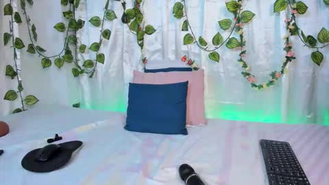 Delilah  online show from 11/24/25, 11:04