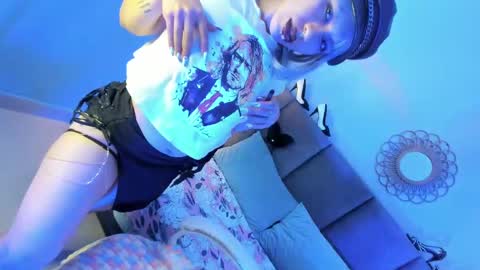 della online show from 09/18/25, 08:33