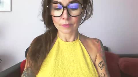 delilah_sweet online show from 11/25/25, 03:56