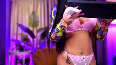 Delilah online show from 03/22/26, 08:23