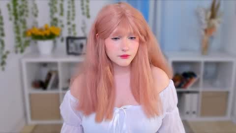 Delilah or Laila online show from 04/05/26, 09:56