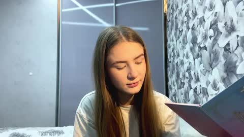 Lea online show from 12/18/25, 08:15