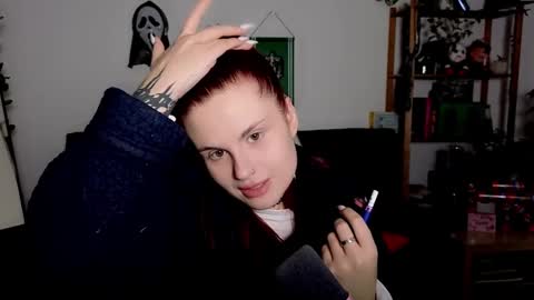 dellacrush_ online show from 11/26/25, 05:58