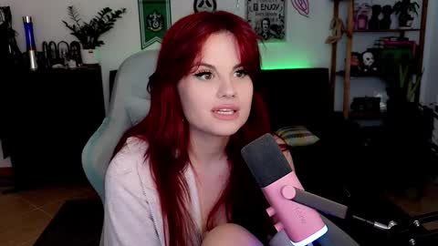 dellacrush_ online show from 02/02/26, 06:39