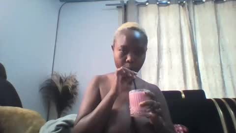 Snapshot of dellarine517299 chatting on 01/08/26, 08:16 dellarine517299 online show from 01/08/26, 08:16