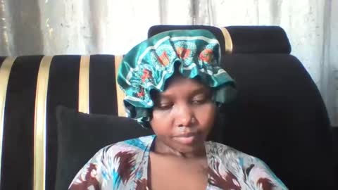 Snapshot of dellarine517299 chatting on 04/15/26, 11:06 dellarine517299 online show from 04/15/26, 11:06