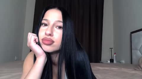 Snapshot of delly_love chatting on 09/27/25, 10:48 delly_love online show from 09/27/25, 10:48