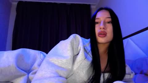 Snapshot of delly_love chatting on 11/02/25, 08:11 delly_love online show from 11/02/25, 08:11