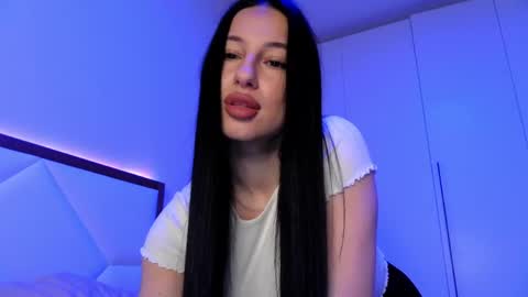 delly_love online show from 04/16/26, 08:09
