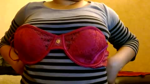 Snapshot of delphine_x chatting on 01/07/25, 09:35 Delphine online show from 01/07/25, 09:35