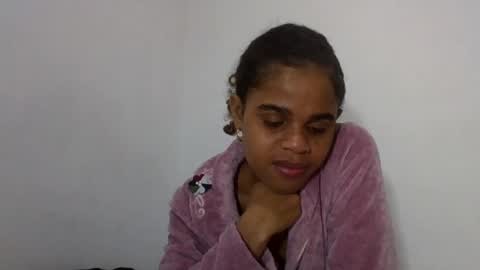 Snapshot of delphineee chatting on 06/23/26, 05:00 delphine online show from 06/23/26, 05:00