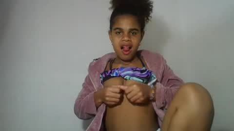 Snapshot of delphineee chatting on 07/14/26, 10:21 delphine online show from 07/14/26, 10:21