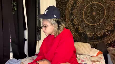 Snapshot of deluxxxeblu chatting on 02/13/25, 03:07 TankinBody online show from 02/13/25, 03:07