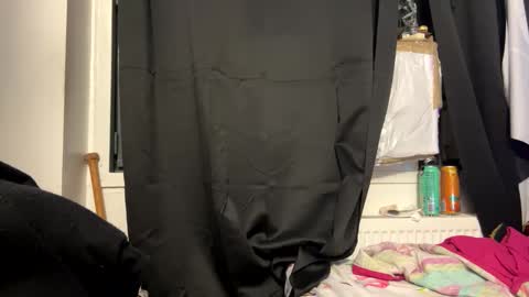 Snapshot of deluxxxeblu chatting on 02/15/25, 06:55 TankinBody online show from 02/15/25, 06:55