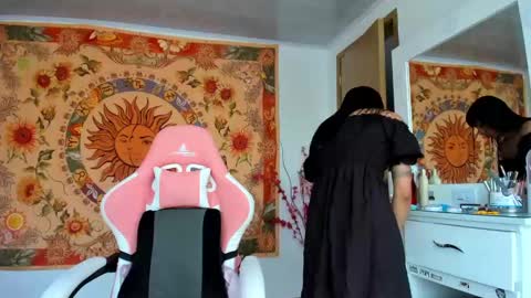 Snapshot of demeter__ chatting on 01/12/25, 06:16 demeter__ online show from 01/12/25, 06:16