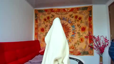 Snapshot of demeter__ chatting on 09/18/25, 07:49 demeter__ online show from 09/18/25, 07:49