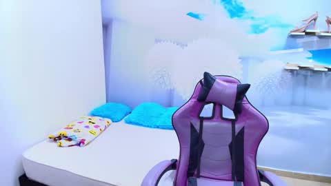 DEMI online show from 04/01/26, 01:52