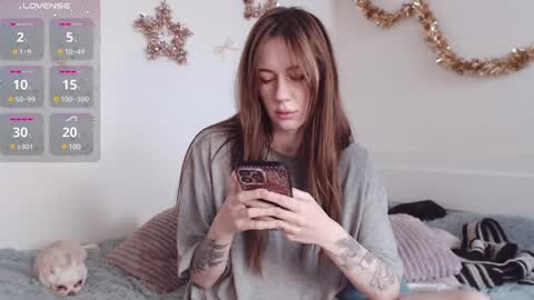 Snapshot of demiamour chatting on 12/10/24, 11:00 Demi. not your babybabebb and other shit online show from 12/10/24, 11:00