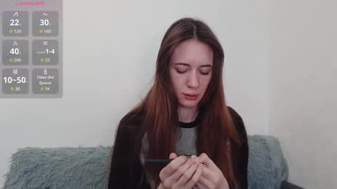 Snapshot of demiamour chatting on 11/02/25, 06:05 Demi. not your babybabebb and other shit online show from 11/02/25, 06:05